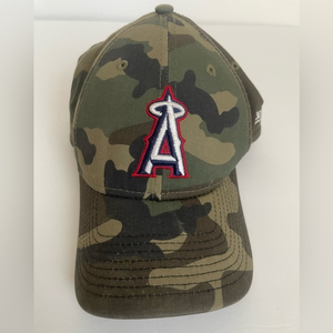 NEW ERA 39THIRTY MLB‎ Fitted Camo Angels Baseball Hat size Small/Medium